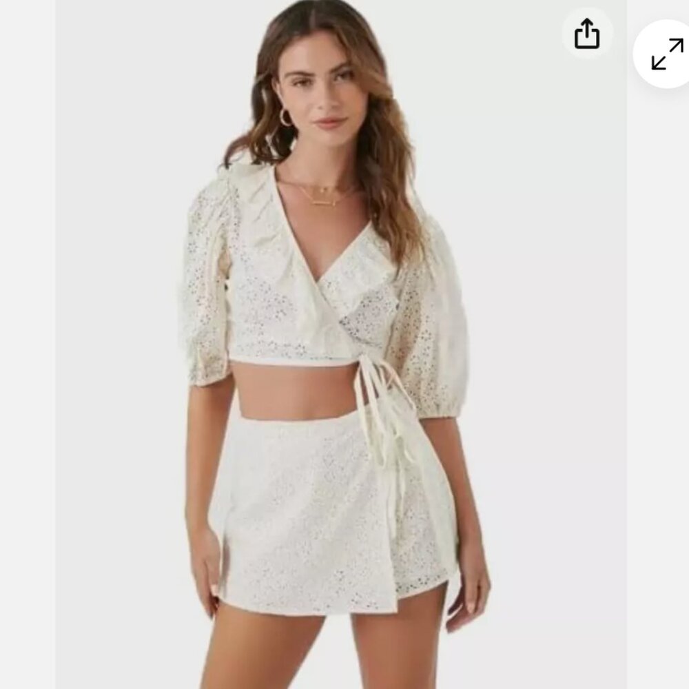 Forever 21 Women Floral Eyelet Mini Wrap Skort Medium Off White Cream
